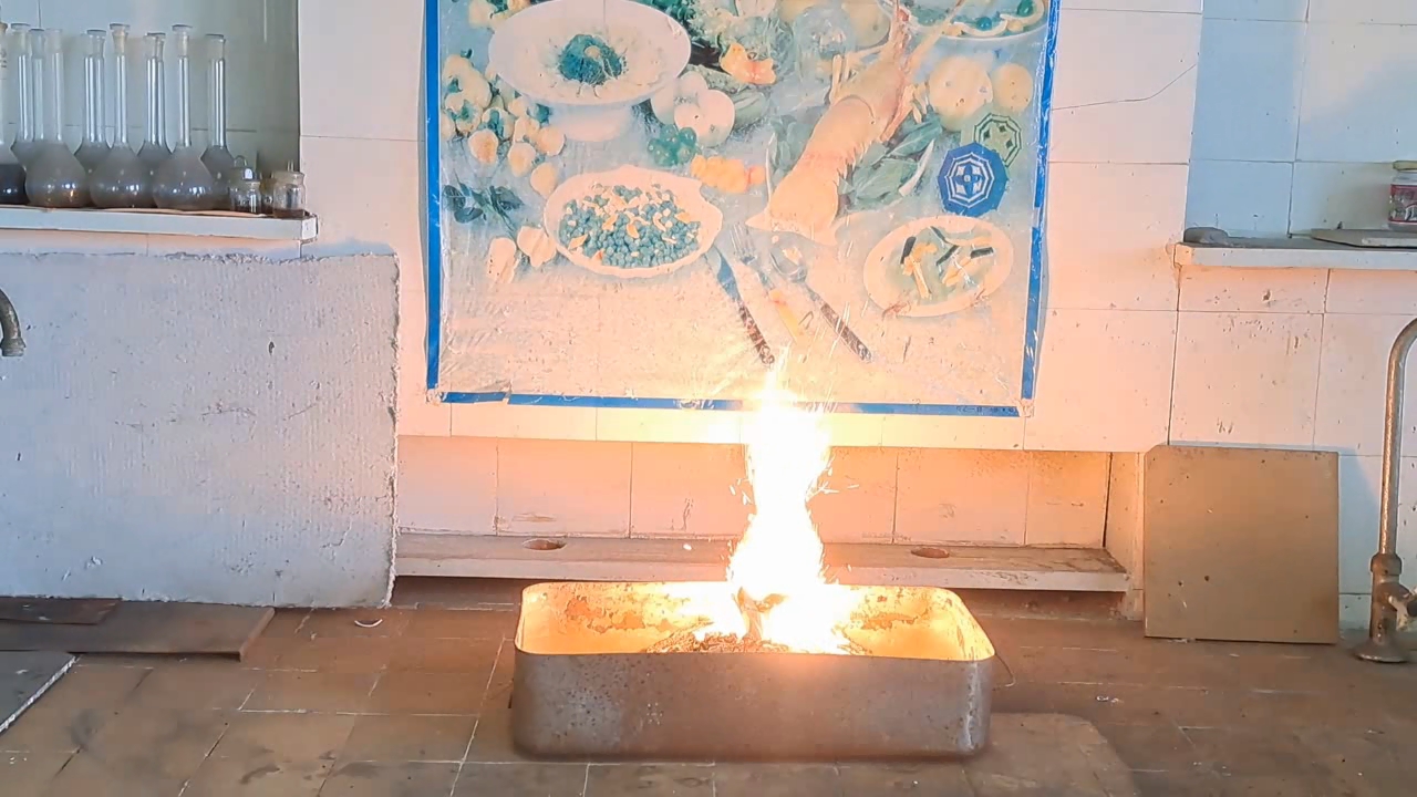 Combustion of Thermite: Fe3O4 + KNO3 + Al (waste) + S