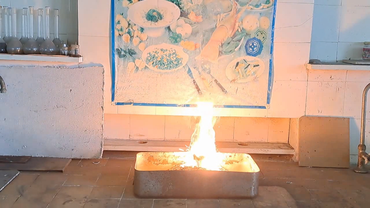 Combustion of Thermite: Fe3O4 + KNO3 + Al (waste) + S
