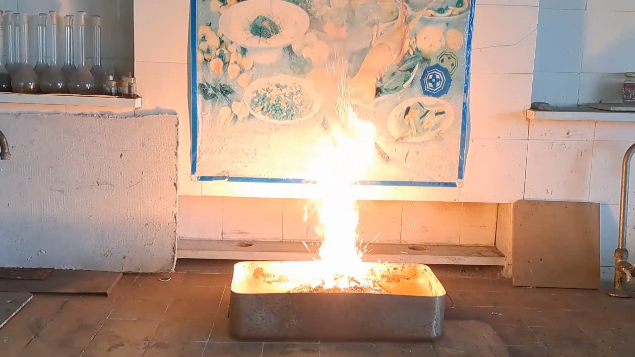 Combustion of Thermite: Fe3O4 + KNO3 + Al (waste) + S