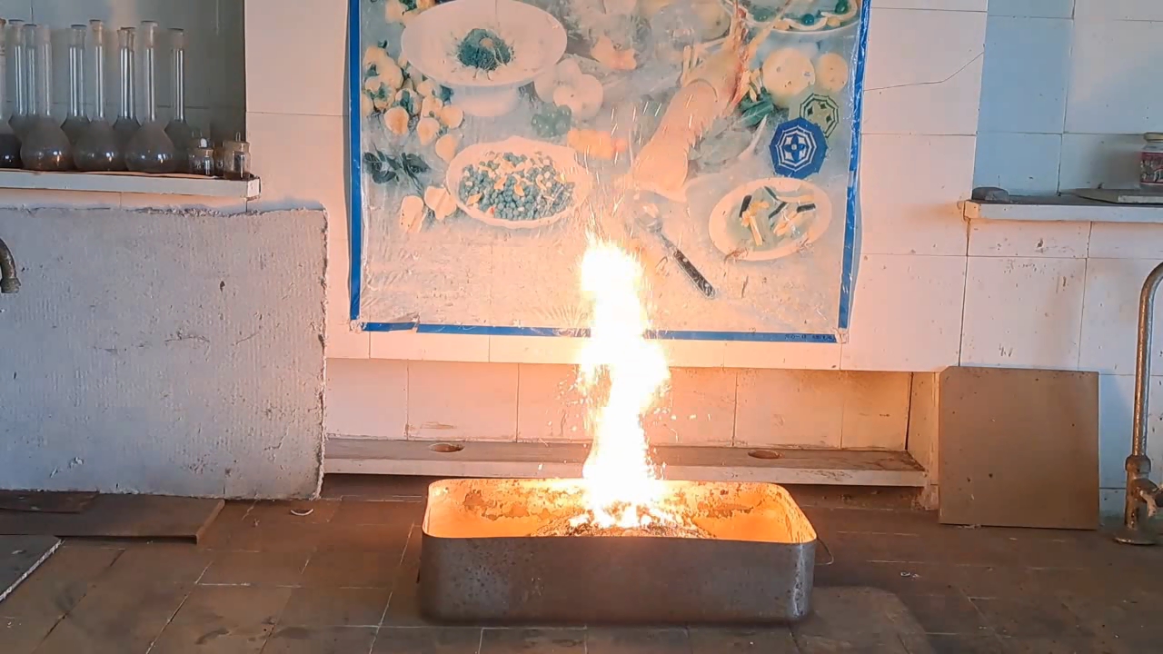 Combustion of Thermite: Fe3O4 + KNO3 + Al (waste) + S
