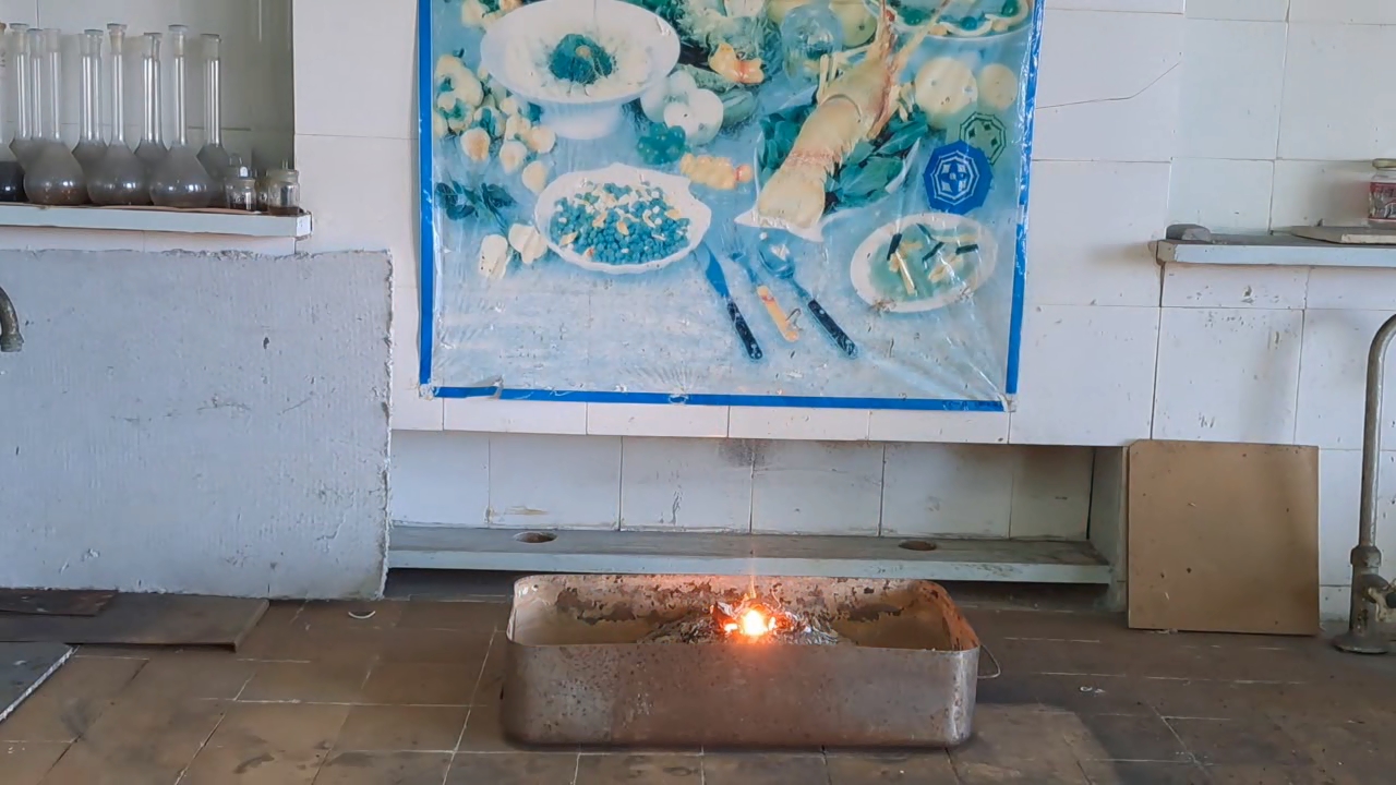 Combustion of Thermite: Fe3O4 + KNO3 + Al (waste) + S