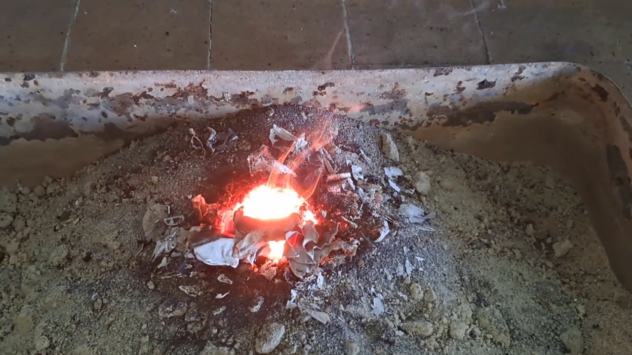 Combustion of Thermite: Fe3O4 + KNO3 + Al (waste) + S