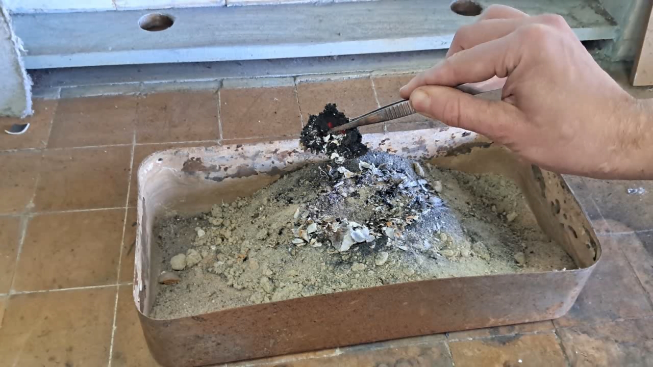 Combustion of Thermite: Fe3O4 + KNO3 + Al (waste) + S