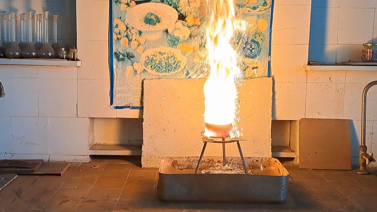 Combustion of Thermite: Iron(II, III) Oxide/Aluminum (Fe3O4/Al)