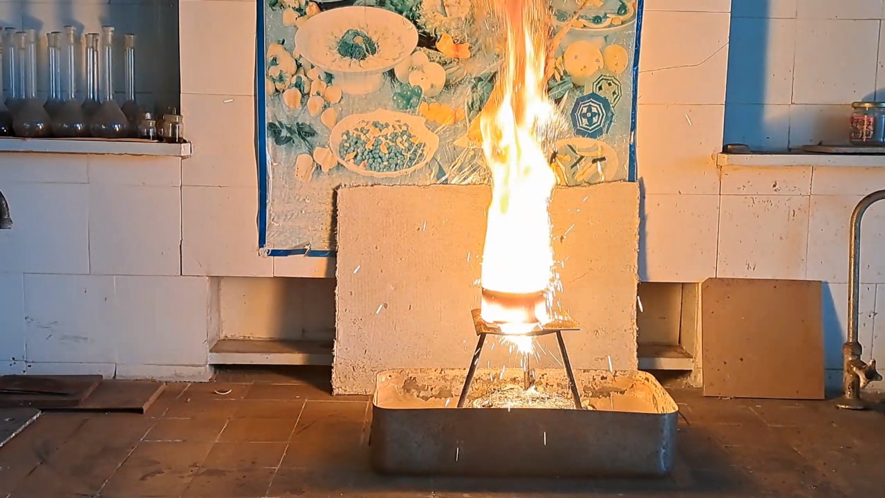 Combustion of Thermite: Iron(II, III) Oxide/Aluminum (Fe3O4/Al)