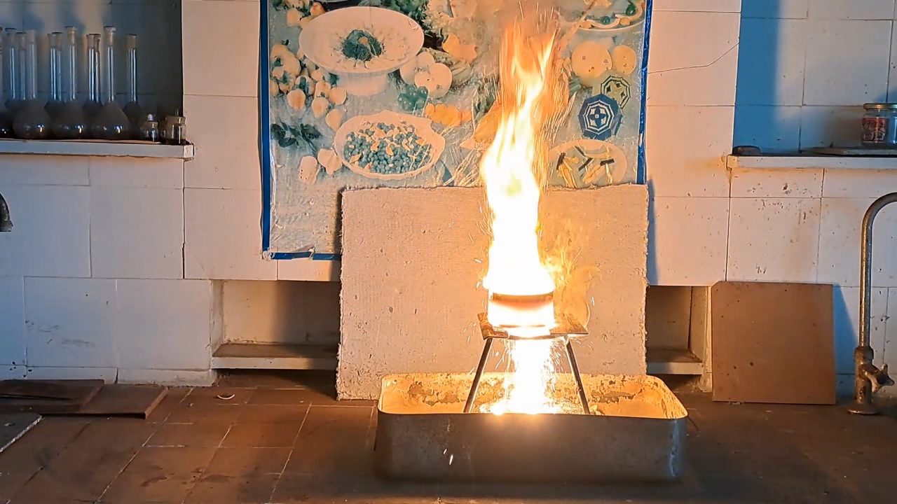 Combustion of Thermite: Iron(II, III) Oxide/Aluminum (Fe3O4/Al)