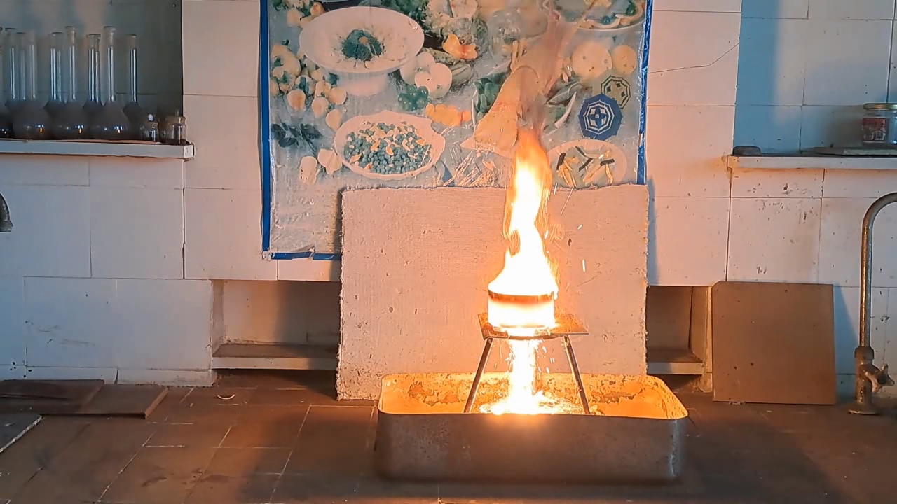 Combustion of Thermite: Iron(II, III) Oxide/Aluminum (Fe3O4/Al)