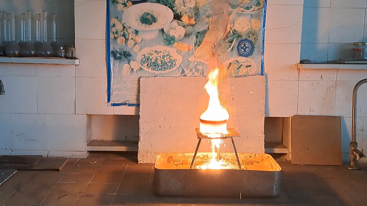 Combustion of Thermite: Iron(II, III) Oxide/Aluminum (Fe3O4/Al)