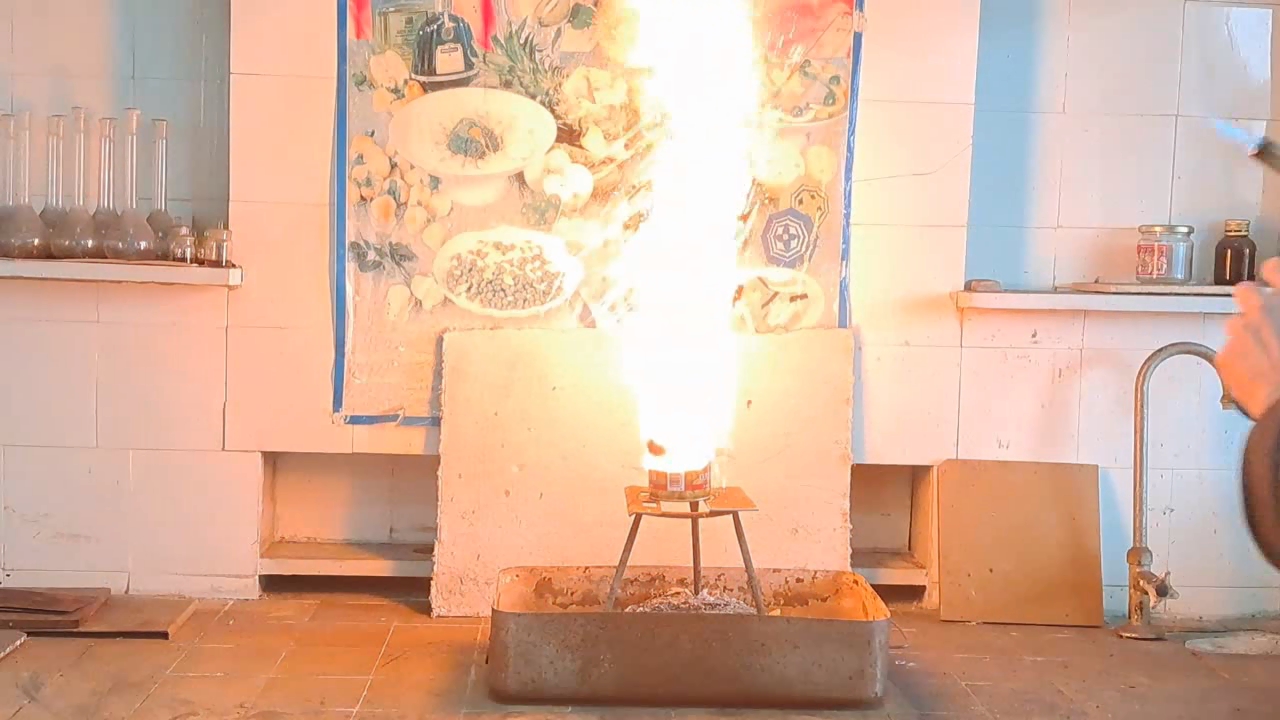 Combustion of Thermite: Iron(II, III) Oxide/Aluminum (Fe3O4/Al)