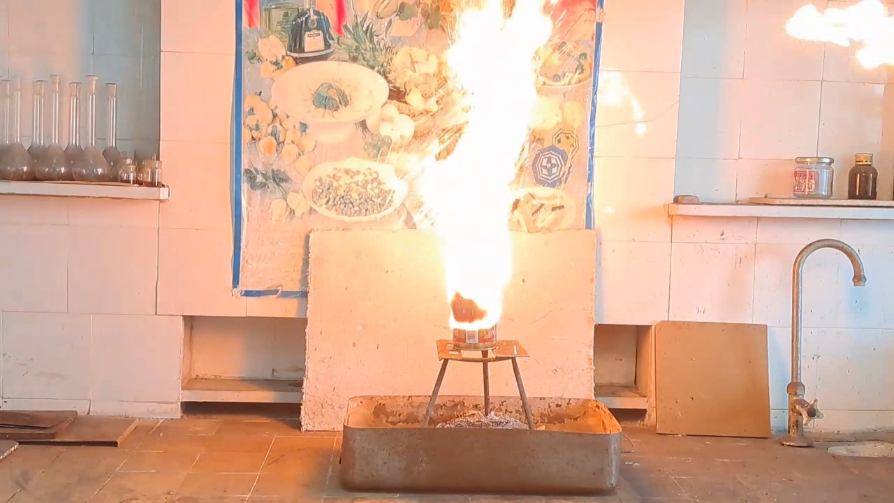 Combustion of Thermite: Iron(II, III) Oxide/Aluminum (Fe3O4/Al)