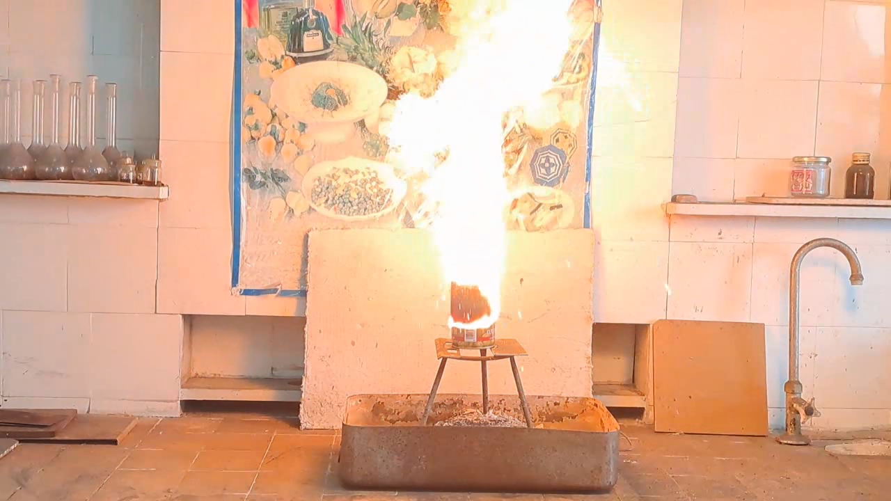Combustion of Thermite: Iron(II, III) Oxide/Aluminum (Fe3O4/Al)
