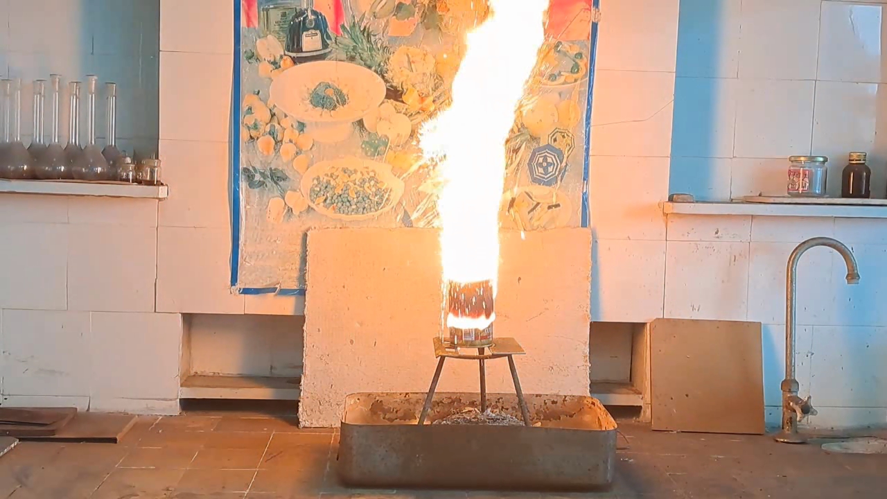Combustion of Thermite: Iron(II, III) Oxide/Aluminum (Fe3O4/Al)