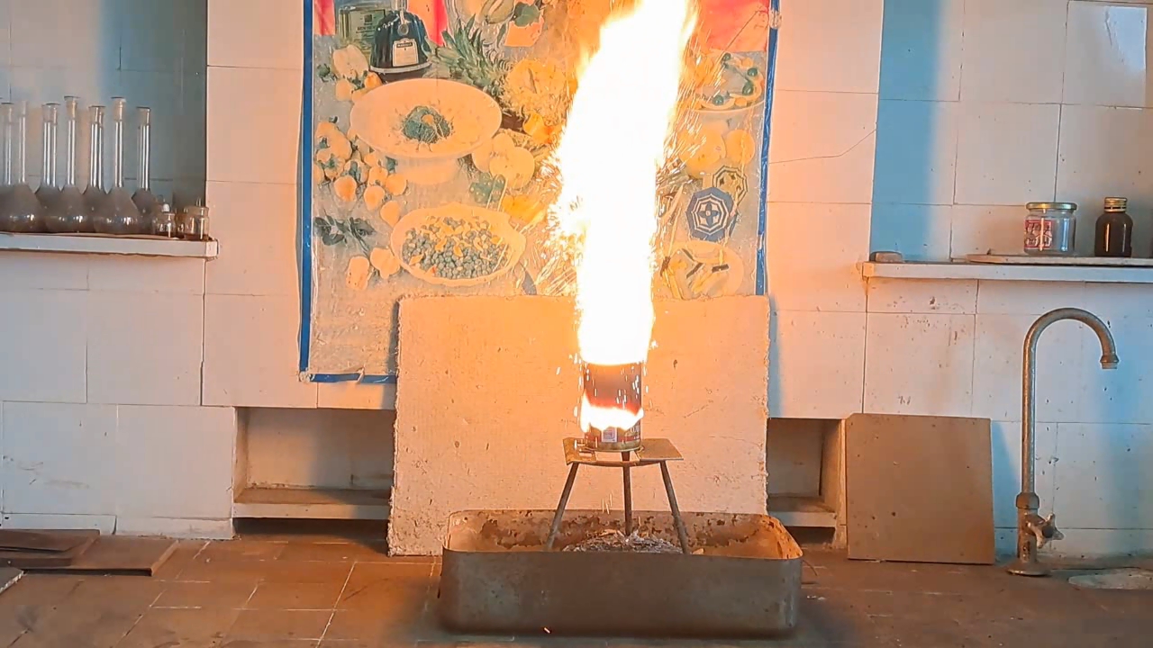 Combustion of Thermite: Iron(II, III) Oxide/Aluminum (Fe3O4/Al)