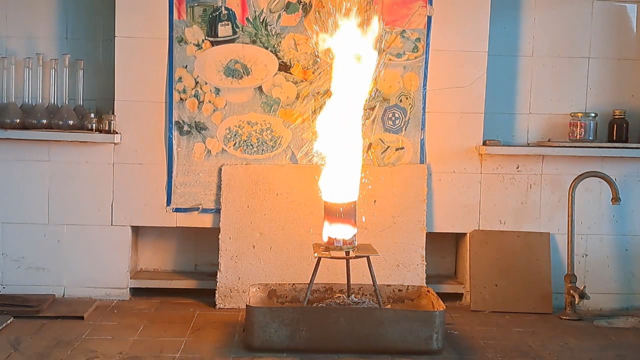 Combustion of Thermite: Iron(II, III) Oxide/Aluminum (Fe3O4/Al)