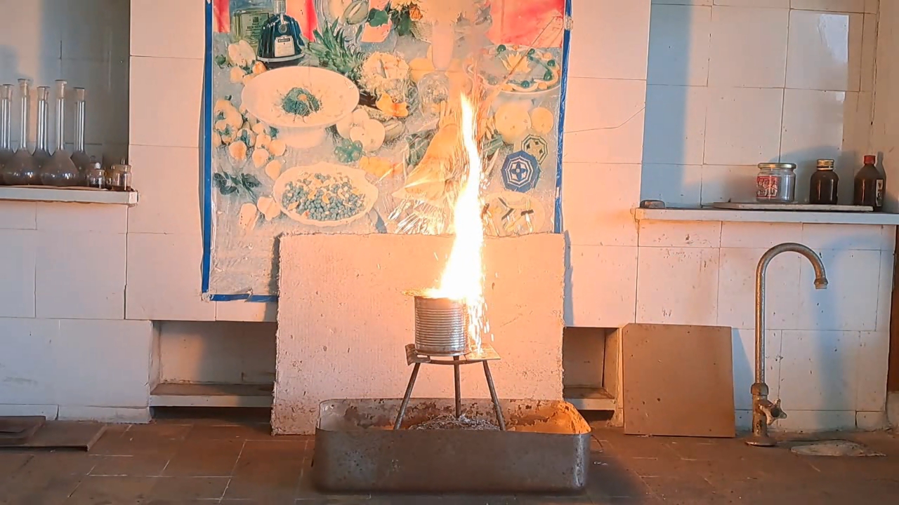 Combustion of Thermite: Iron(II, III) Oxide/Aluminum (Fe3O4/Al)