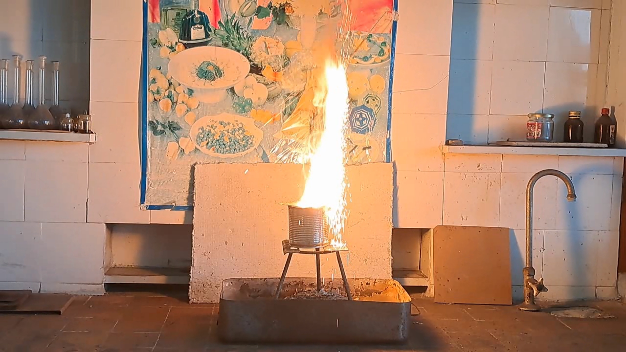 Combustion of Thermite: Iron(II, III) Oxide/Aluminum (Fe3O4/Al)
