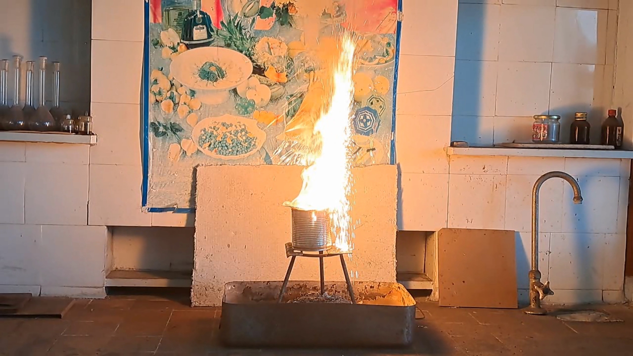 Combustion of Thermite: Iron(II, III) Oxide/Aluminum (Fe3O4/Al)