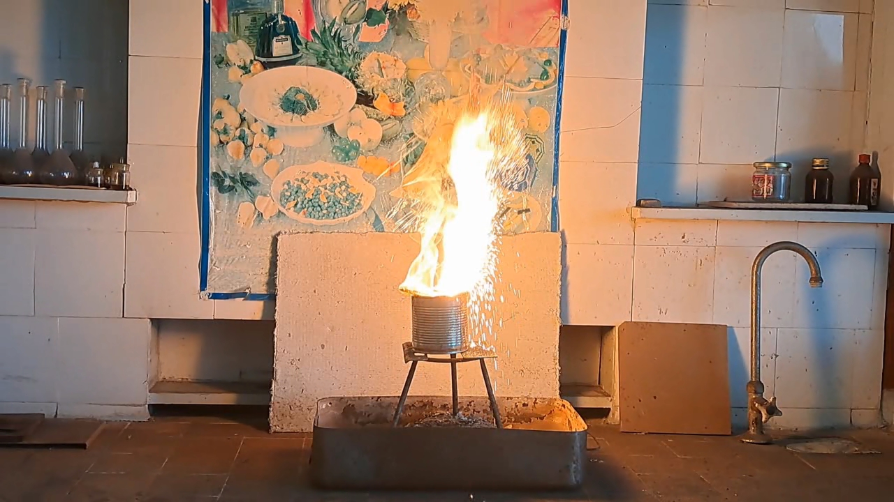 Combustion of Thermite: Iron(II, III) Oxide/Aluminum (Fe3O4/Al)