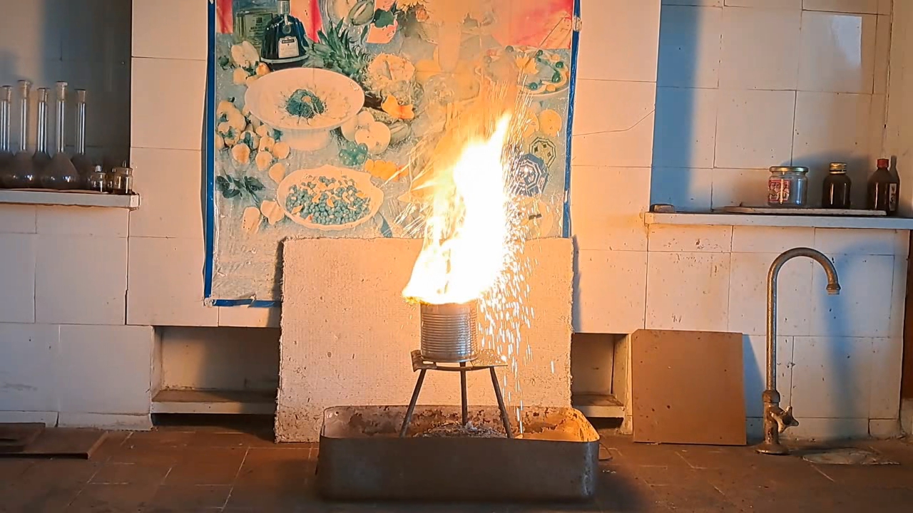Combustion of Thermite: Iron(II, III) Oxide/Aluminum (Fe3O4/Al)
