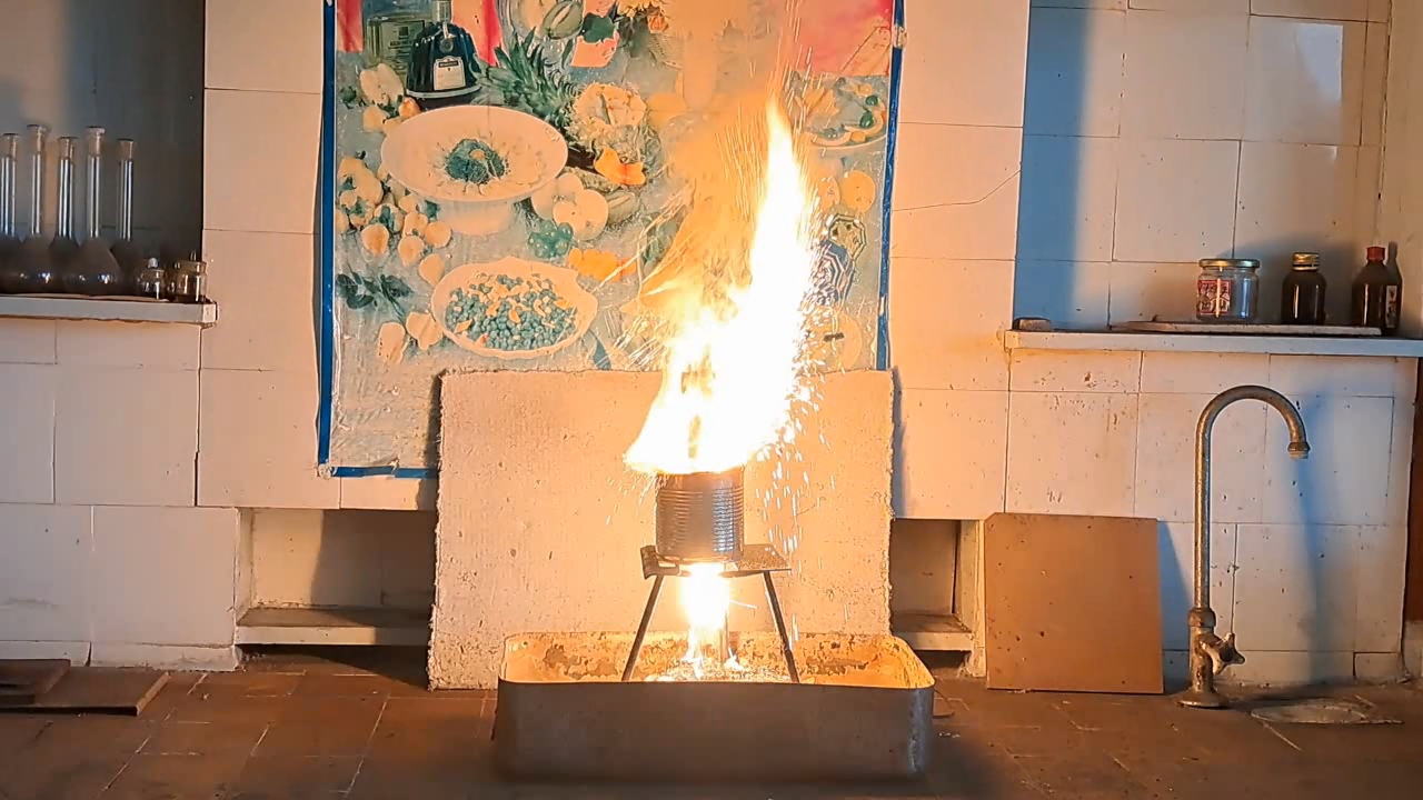Combustion of Thermite: Iron(II, III) Oxide/Aluminum (Fe3O4/Al)