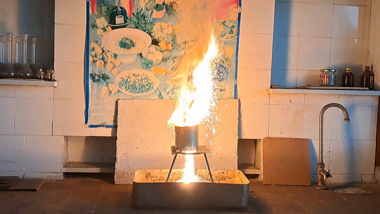 Combustion of Thermite: Iron(II, III) Oxide/Aluminum (Fe3O4/Al)