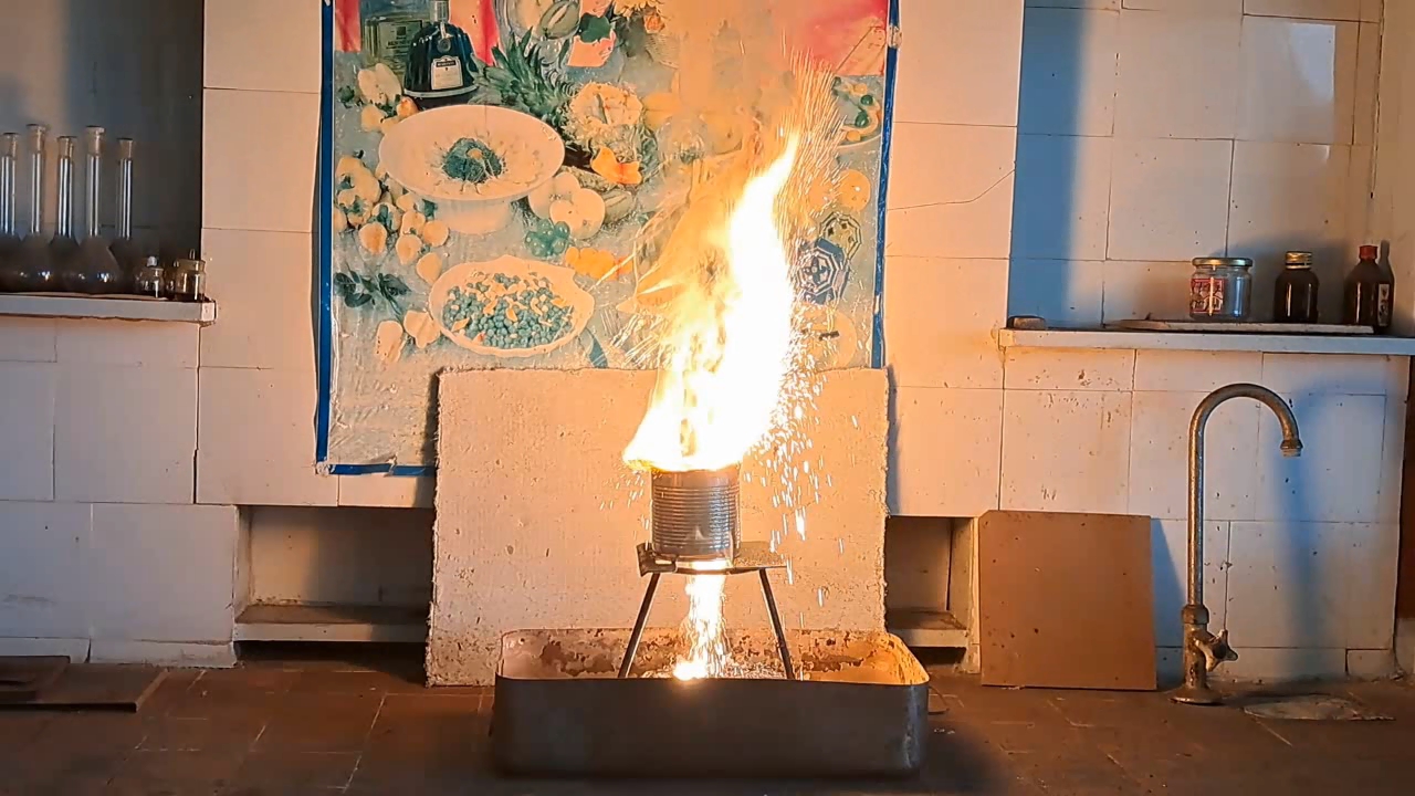 Combustion of Thermite: Iron(II, III) Oxide/Aluminum (Fe3O4/Al)