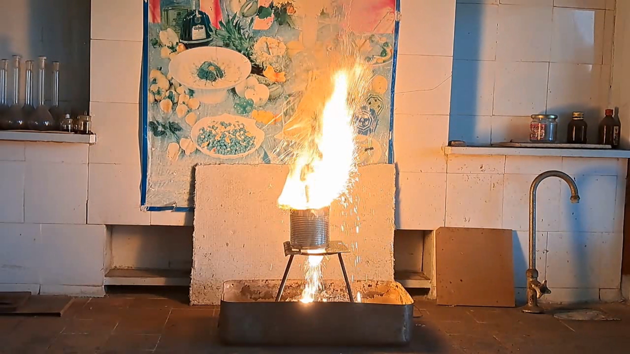 Combustion of Thermite: Iron(II, III) Oxide/Aluminum (Fe3O4/Al)