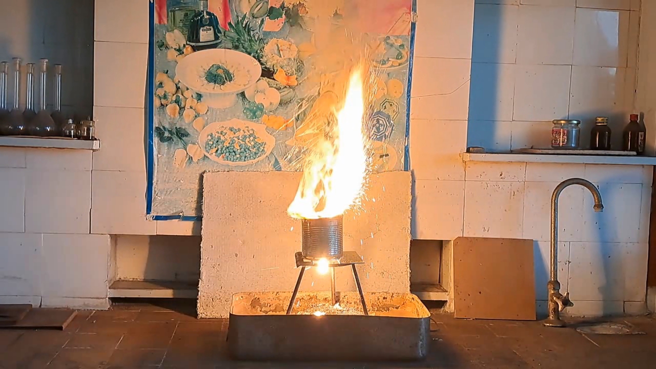 Combustion of Thermite: Iron(II, III) Oxide/Aluminum (Fe3O4/Al)