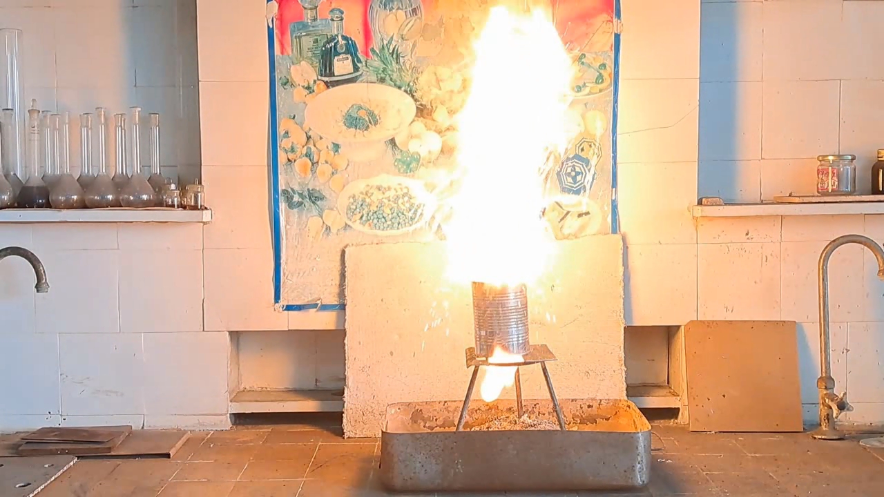 Combustion of Thermite: Iron(II, III) Oxide/Aluminum (Fe3O4/Al)