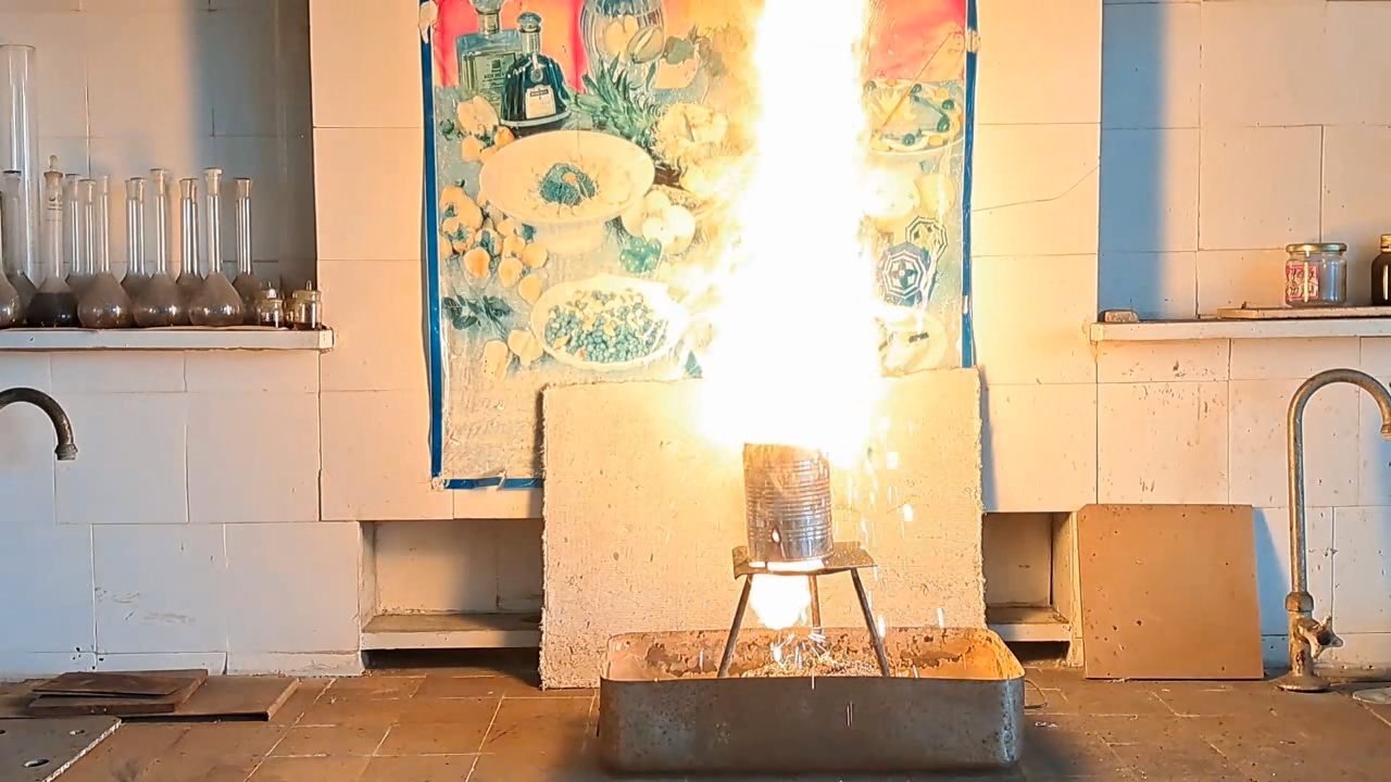 Combustion of Thermite: Iron(II, III) Oxide/Aluminum (Fe3O4/Al)