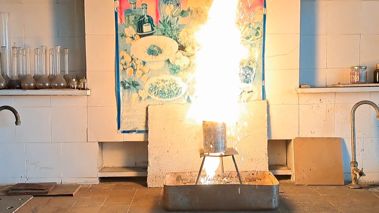 Combustion of Thermite: Iron(II, III) Oxide/Aluminum (Fe3O4/Al)