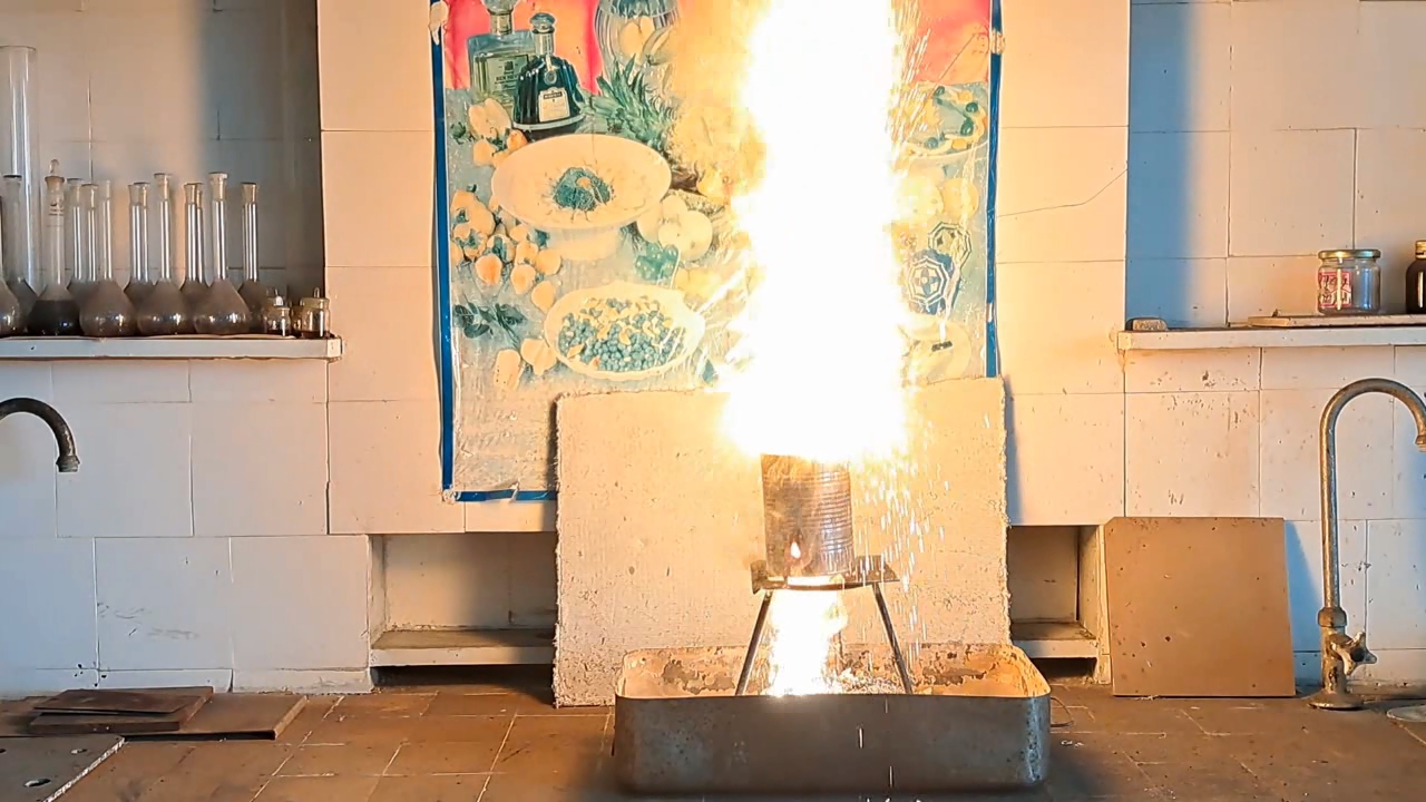 Combustion of Thermite: Iron(II, III) Oxide/Aluminum (Fe3O4/Al)