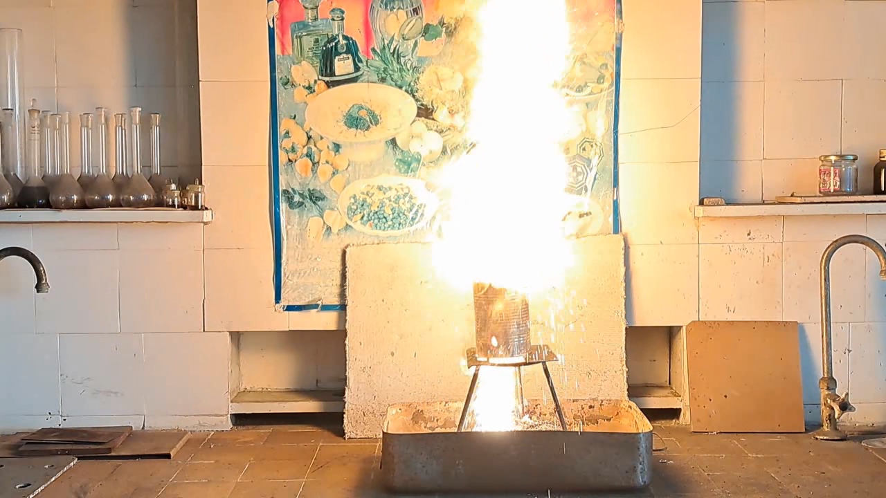 Combustion of Thermite: Iron(II, III) Oxide/Aluminum (Fe3O4/Al)