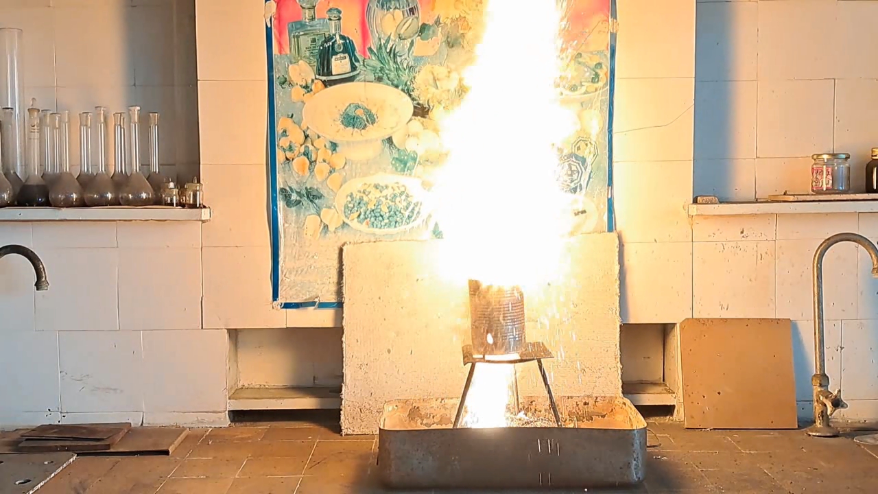 Combustion of Thermite: Iron(II, III) Oxide/Aluminum (Fe3O4/Al)