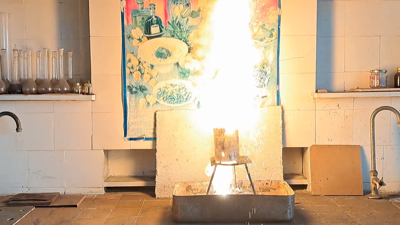 Combustion of Thermite: Iron(II, III) Oxide/Aluminum (Fe3O4/Al)