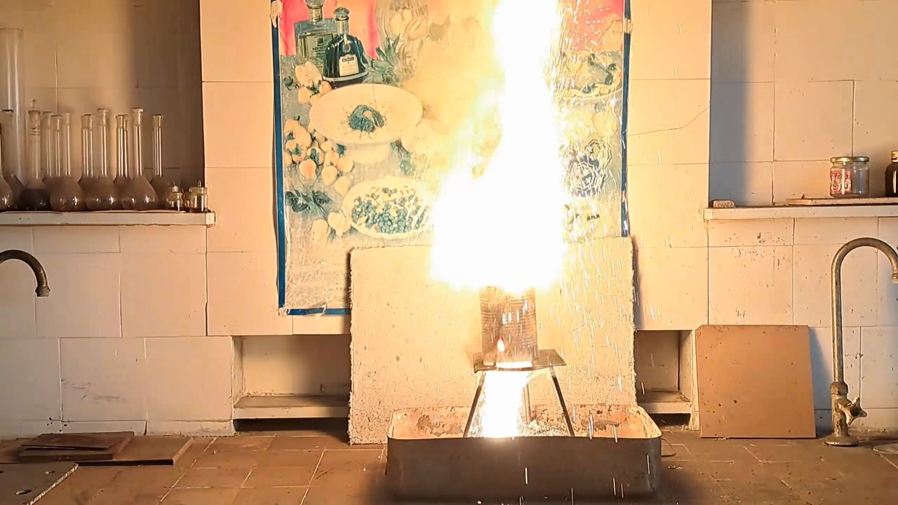 Combustion of Thermite: Iron(II, III) Oxide/Aluminum (Fe3O4/Al)