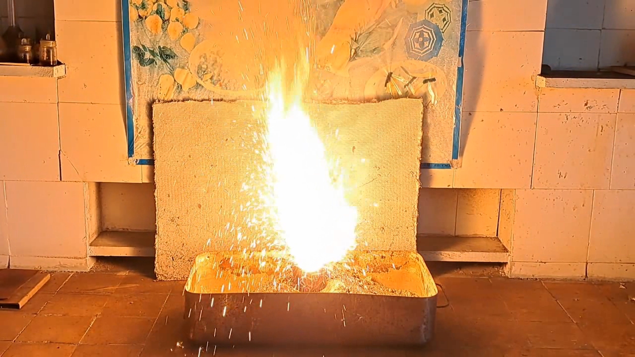 Combustion of Thermite: Fe3O4 + KNO3 + Al (waste)