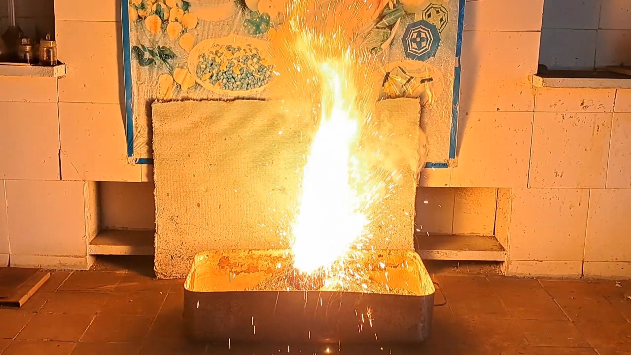 Combustion of Thermite: Fe3O4 + KNO3 + Al (waste)