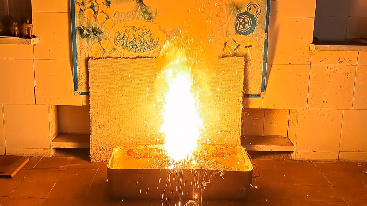 Combustion of Thermite: Fe3O4 + KNO3 + Al (waste)