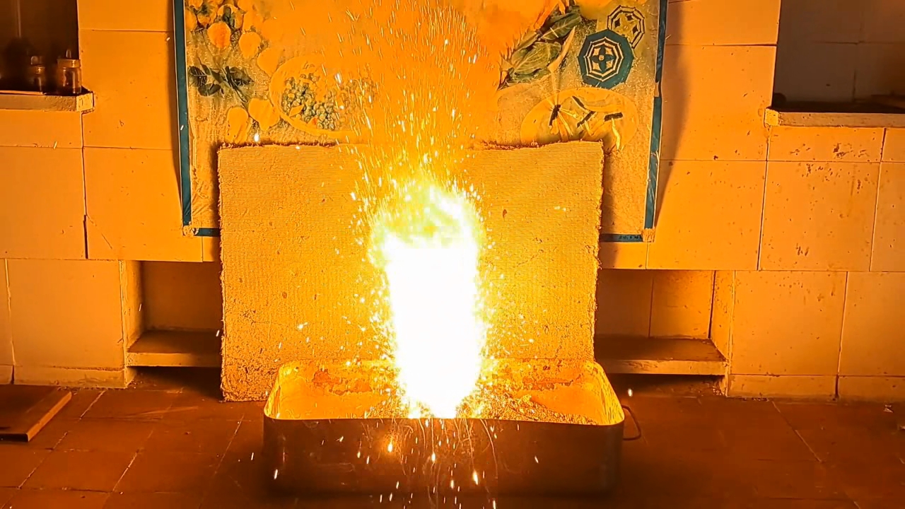 Combustion of Thermite: Fe3O4 + KNO3 + Al (waste)