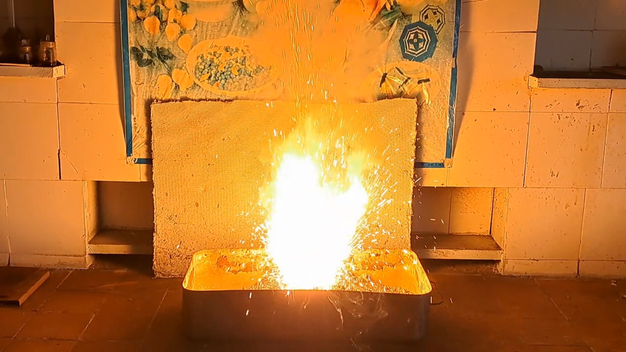 Combustion of Thermite: Fe3O4 + KNO3 + Al (waste)