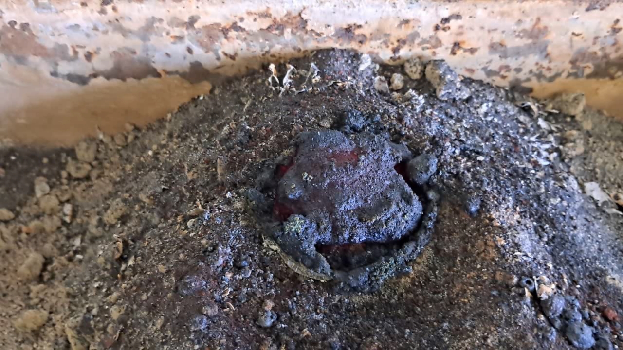 Combustion of Thermite: Fe3O4 + KNO3 + Al (waste)