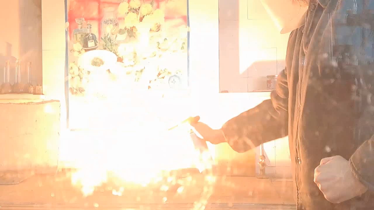 Combustion of Thermite: Iron(II, III) Oxide/Aluminum (Fe3O4/Al)