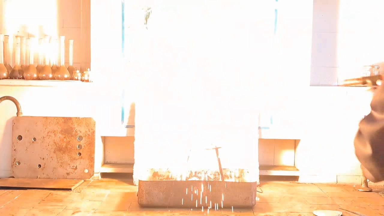 Combustion of Thermite: Iron(II, III) Oxide/Aluminum (Fe3O4/Al)