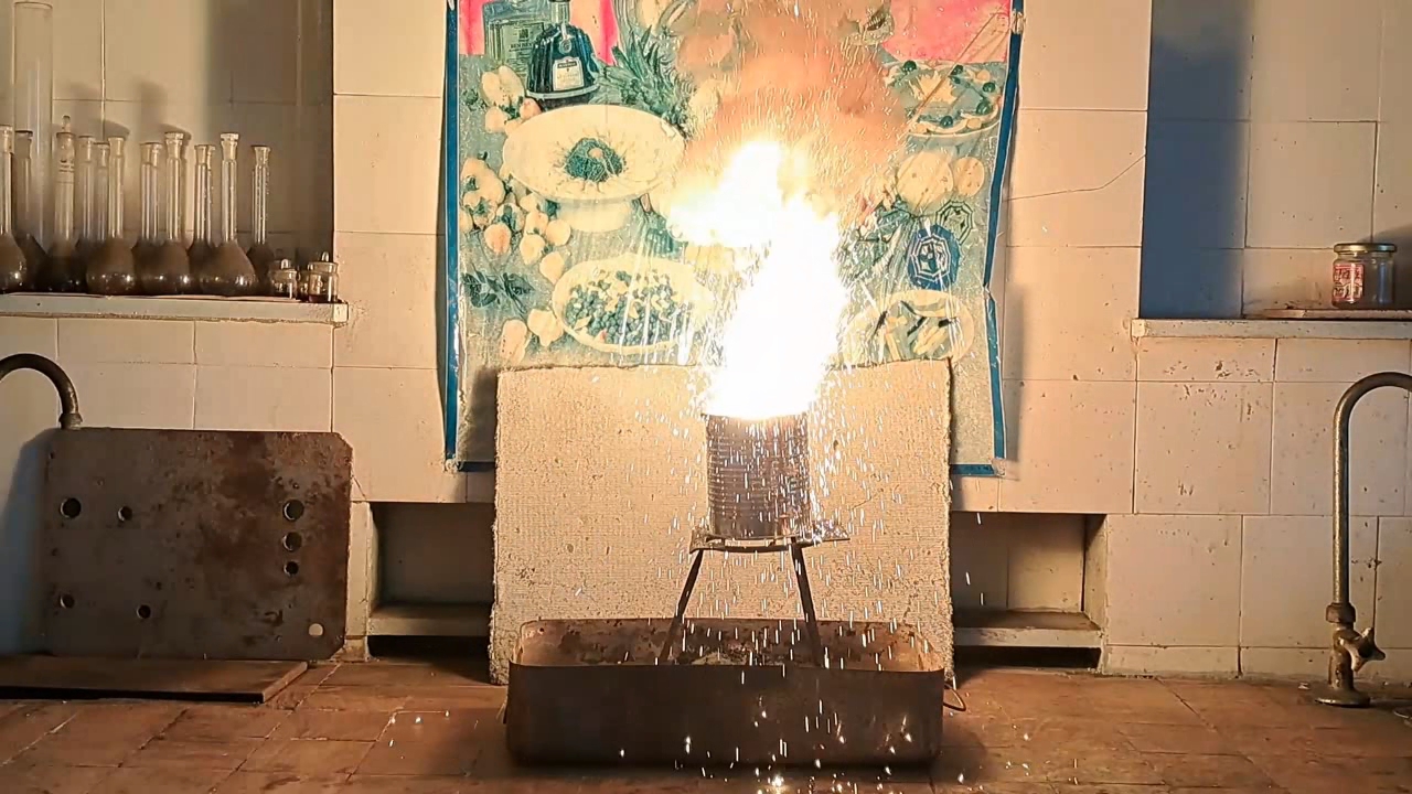 Combustion of Thermite: Iron(II, III) Oxide/Aluminum (Fe3O4/Al)