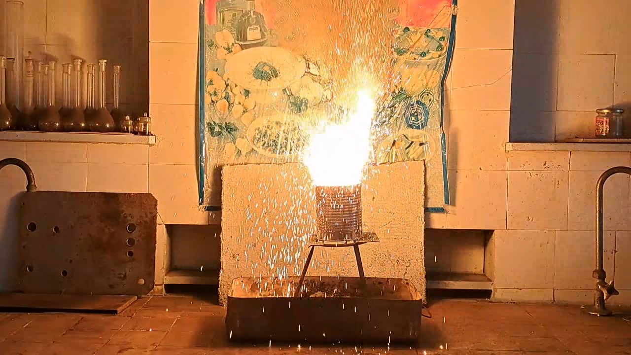 Combustion of Thermite: Iron(II, III) Oxide/Aluminum (Fe3O4/Al)
