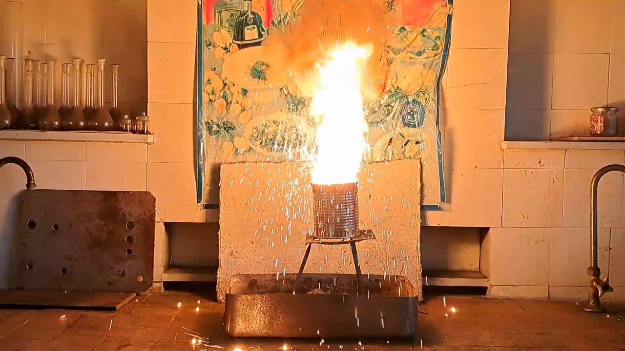 Combustion of Thermite: Iron(II, III) Oxide/Aluminum (Fe3O4/Al)