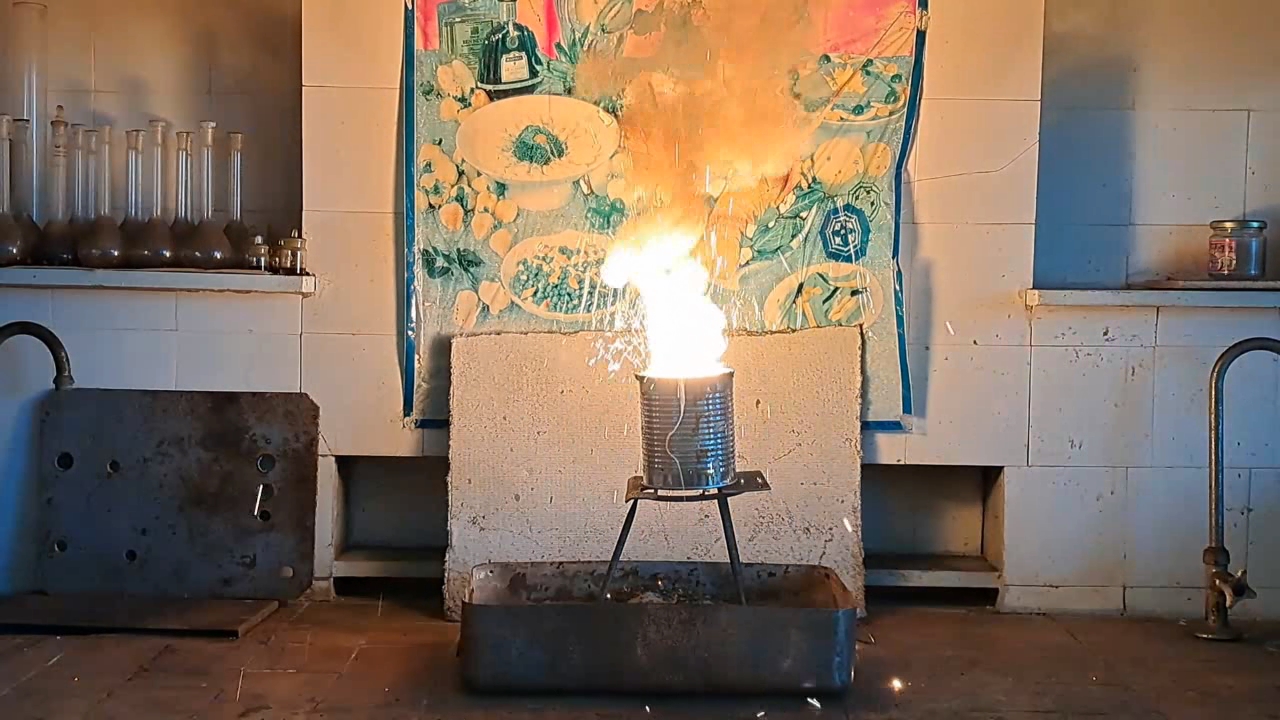 Combustion of Thermite: Iron(II, III) Oxide/Aluminum (Fe3O4/Al)