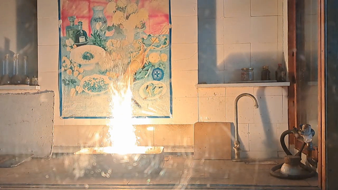 Combustion of Thermite: Iron(II, III) Oxide/Aluminum (Fe3O4/Al)