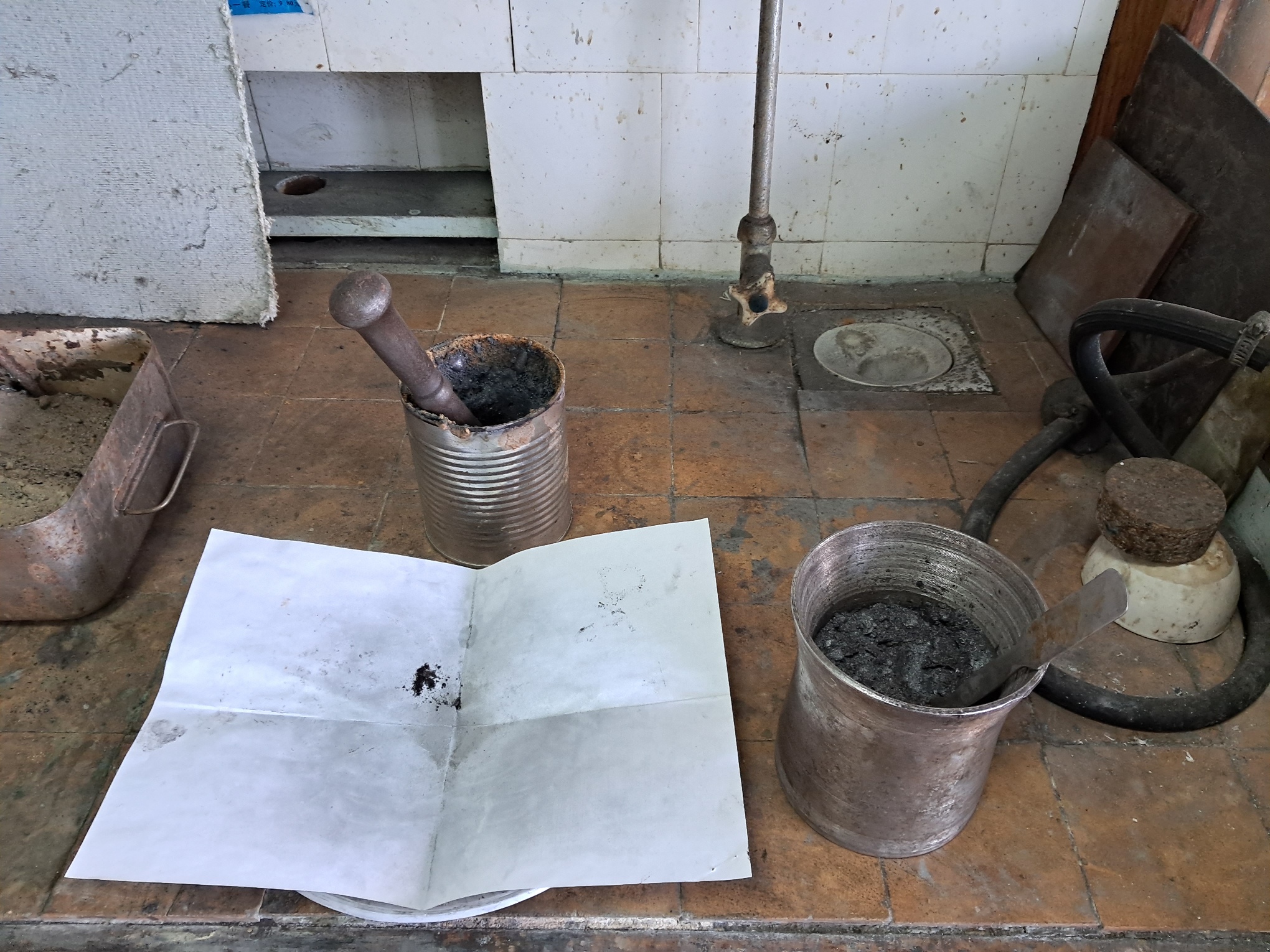 Combustion of Thermite: Iron(II, III) Oxide/Aluminum (Fe3O4/Al)